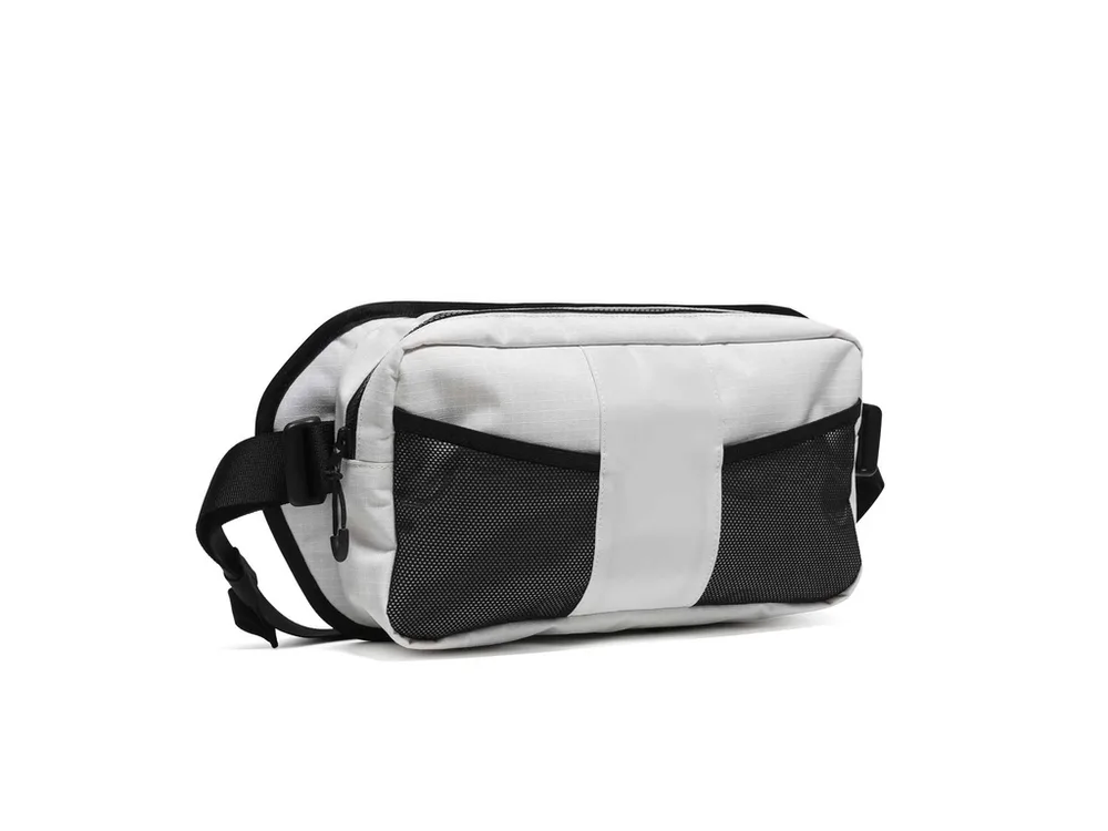 Capsuled Ľadvinka Hip Bag 4 l Cloud Dancer, Čierna/Sivá/Hnedá