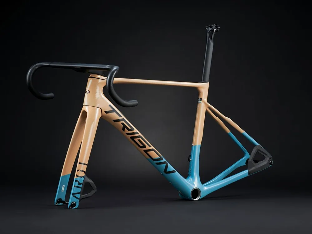 Trigon AR01 Fade-Light 2026, Modrá/Hnedá