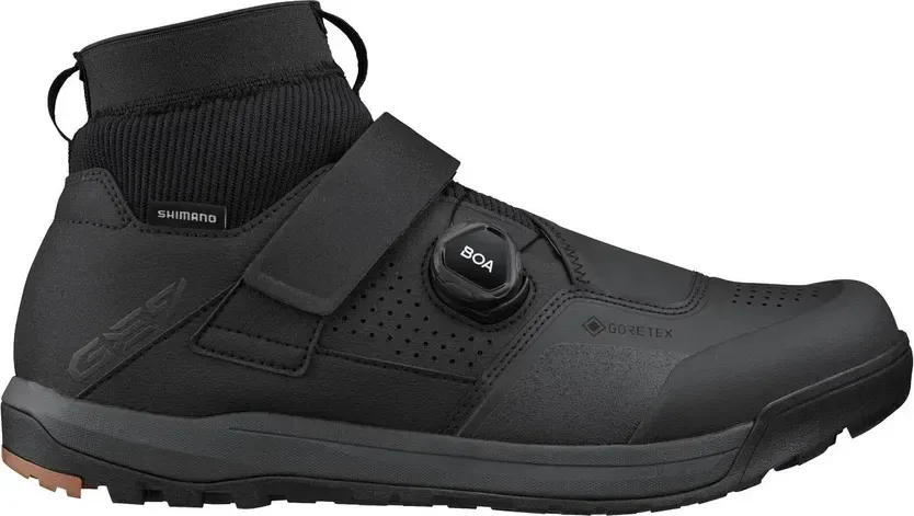 Tretry SHGE900GTX čierne /Vel:45