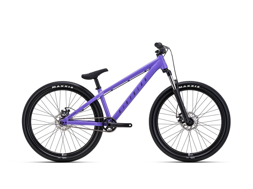 Dirt a BMX bicykle