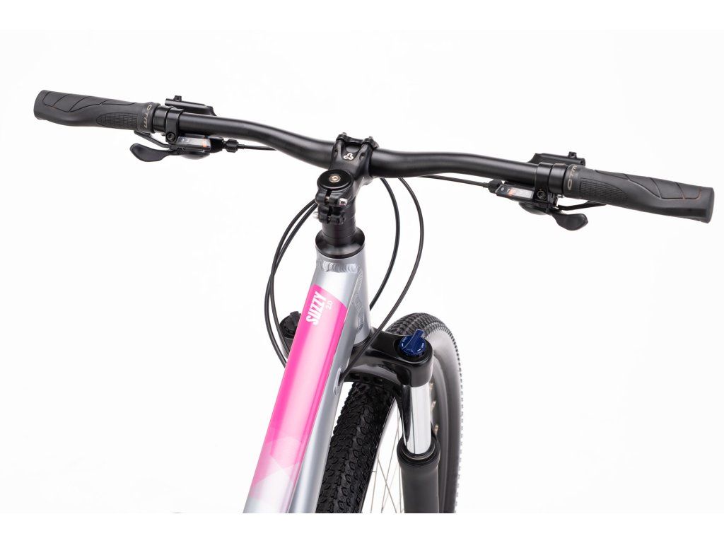 Detail prednej časti a kokpitu CTM SUZZY 2.0