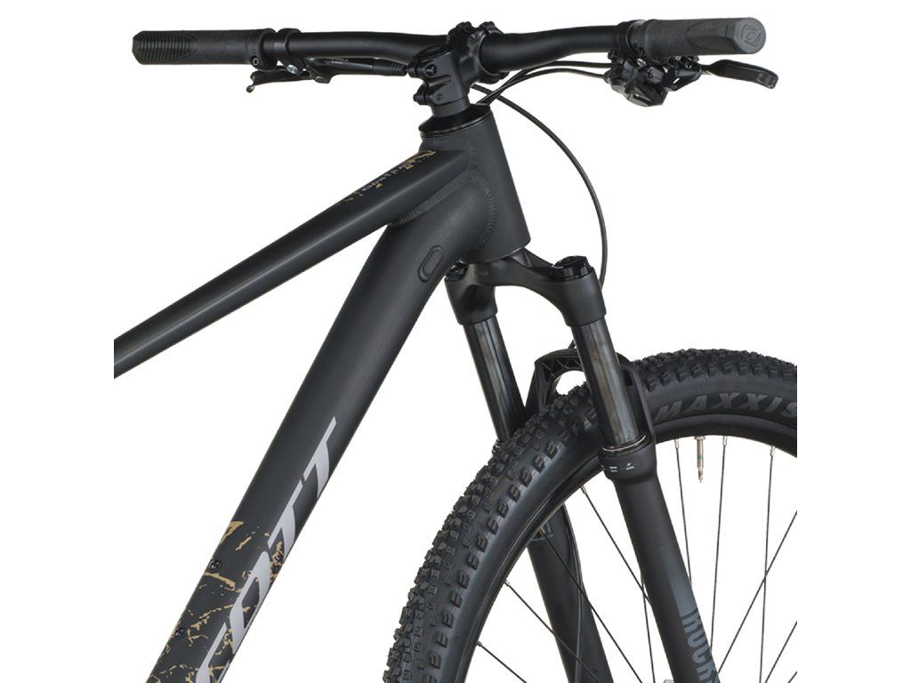 Detail prednej časti a vidlice RockShox Judy Silver TK